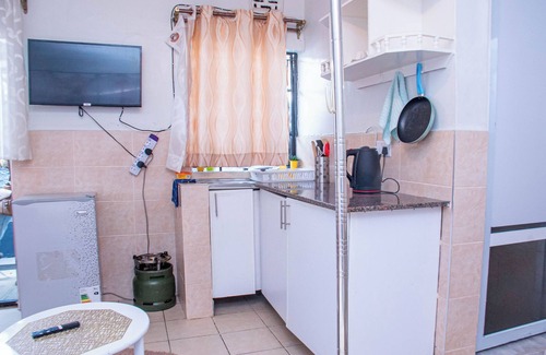 Eldoret House | Room-sappire Suits- Cozy Room With Own F