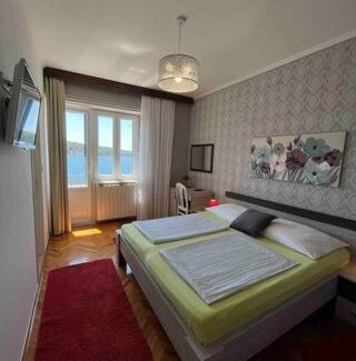 Barbat na Rabu Bed & Breakfast | Room, Seaside house Dragica
