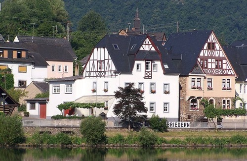 Briedern Apartment | Room 'Small Double Room 3' with Lake View, Shared Terrace and Wi-Fi
