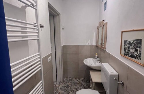 Castiglione Chiavarese Apartment | Room 'Stanza 3' with Sea View, Shared Terrace and Wi-Fi