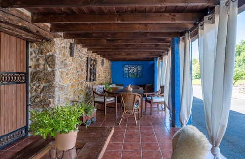 Santianes de Ola Apartment | Room 'Texu' with Mountain View, Shared Garden and Wi-Fi