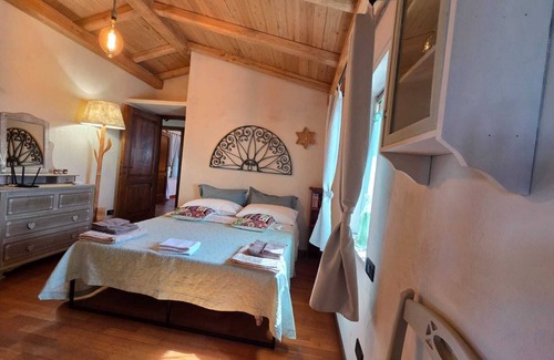 Orvieto Bed & Breakfast | Room '"Tra Gli Ulivi E Il Panorama"' with Mountain View, Private Garden and Wi-Fi