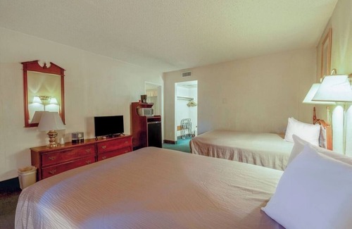 Allison Hotel | Room w/Essentials Perfect for Budget-Friendly Travel Near Gallup Sites