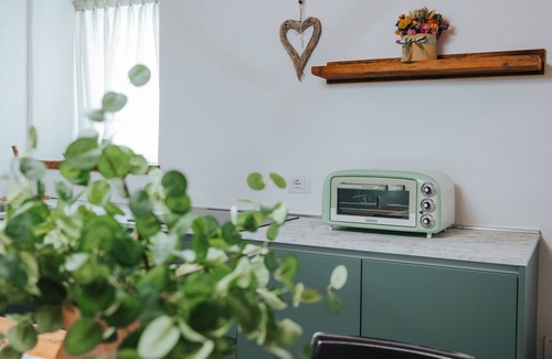 Cison di Valmarino Apartment | Room 'With a View of the Village' with Wi-Fi and Air Conditioning