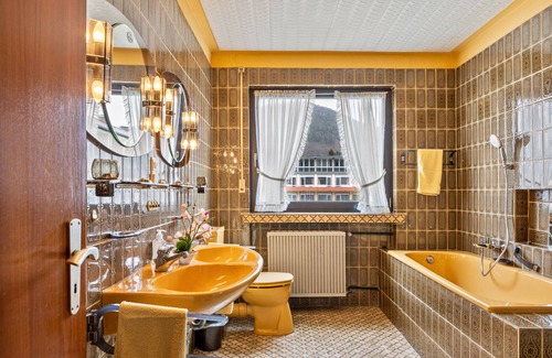 Reinhardshausen Apartment | Room 'Wollmert' with Shared Terrace, Shared Garden and Balcony