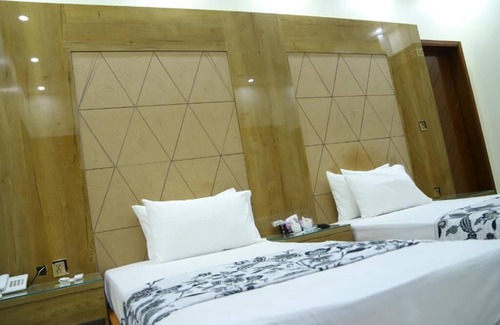 PECHS House | Roomi Rezidor Guest House