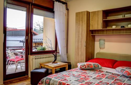 Slunj House | Rooms Marijana Obrovac