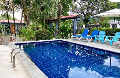 Uvita Apartment | Rooms & Pool Macaws