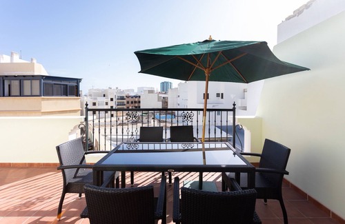 Arrecife Apartment | Rooms & Suites Terrace 3A - Luxury apartment near El Charco San Ginés