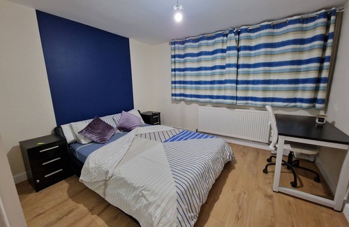 Slough House | Rooms with Shared Bath Kitchen Parking