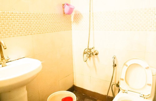 New Delhi Hotel | Roomshala 014 Hotel EM
