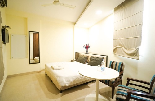 New Delhi Hotel | Roomshala 014 Hotel EM