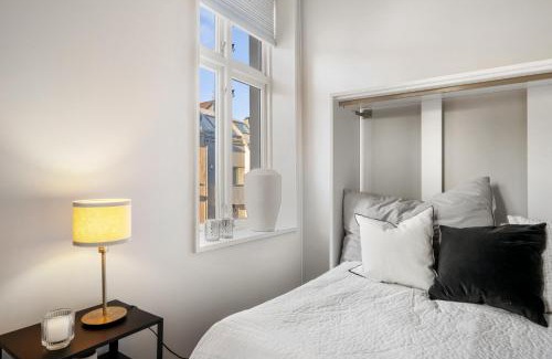 Nygard Apartment | Roomsly - Cozy Hilltop Hideout in Central Bergen