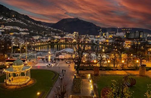 Nygard Apartment | Roomsly - Cozy Hilltop Hideout in Central Bergen