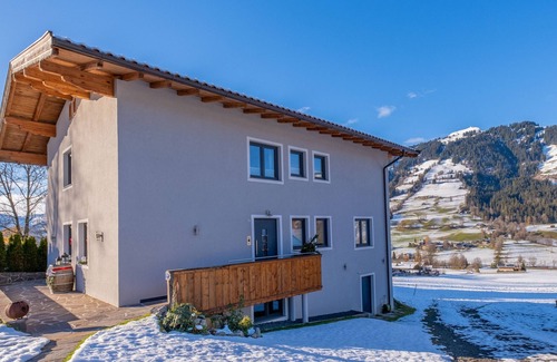 Brixen im Thale Apartment | Roomy apartment next to a beautiful winter hiking trail