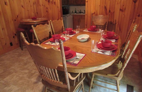 Tannersville House | Roomy Relaxing House Large Yard Stores Restaurants Trails Lake River Paved Drive