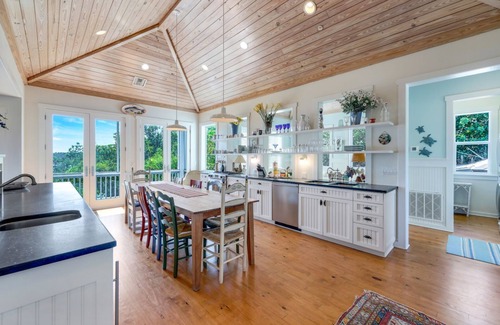 Captiva House | Roosevelt Cottage | Gulf to Bay Getaway Along Captiva 'Tween Waters Stretch.