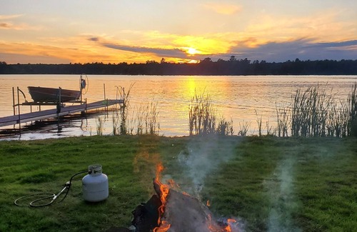 Outing House | Roosevelt lake up north retreat