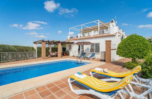 Vinuela Villa | Rosana Lake Vinuela