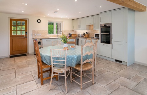 Petersfield House | Rose Cottage - Beautiful Family Property in Rural Hampshire