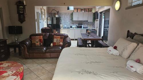 Pretoria House | Rose Cottage Vintage room