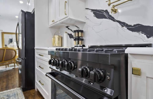 Rose District House | Rose District- Historical home away from home