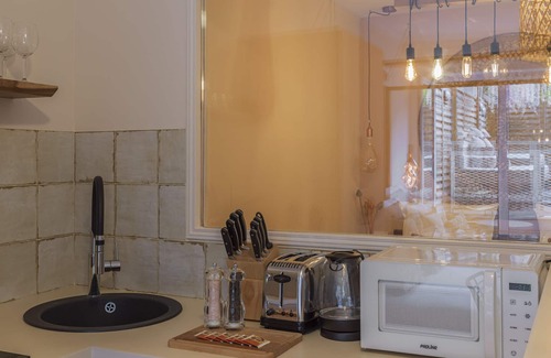 Porte-Dauphine Apartment | Rose & Garden - Eiffel Tower