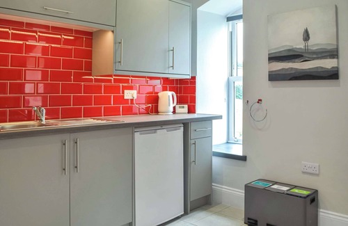 Llanfynydd Cottage | Rose of Sharon - UK47135