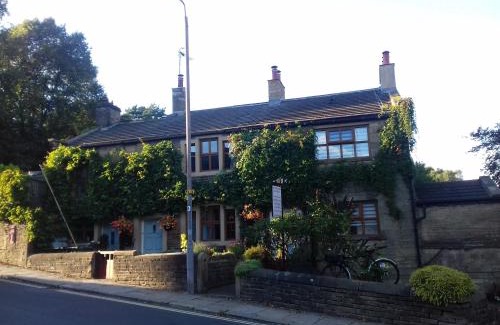Haworth House | Rosebud Cottage Guest House