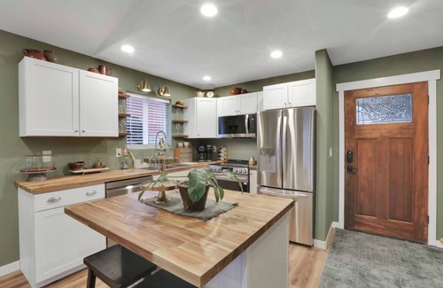 Sedro-Woolley House | RoseWood Cottage - Peaceful Forest Getaway