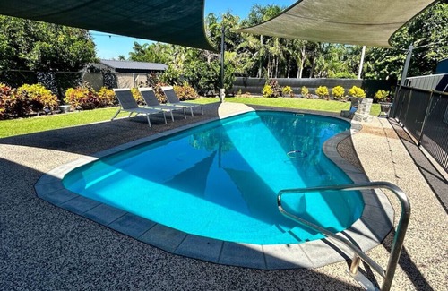 Leanyer House | Rosewood Rustic Refuge: Pool ~ Outdoor Dining ~ Backyard