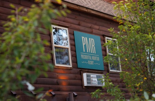 Bethlehem Cabin | Rosewood Villa: Spacious 2BR Log Cabin