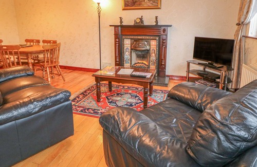Lifford Apartment | ROSSGIER INN, family friendly in Lifford, County Donegal