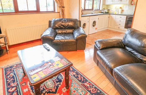Lifford Cottage | ROSSGIER INN, family friendly in Lifford, County Donegal