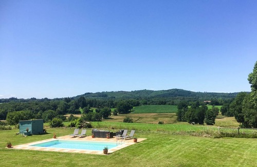 Ladignac le Long Villa | Rouge Cottage - Two Bedroom Villa, Sleeps 5