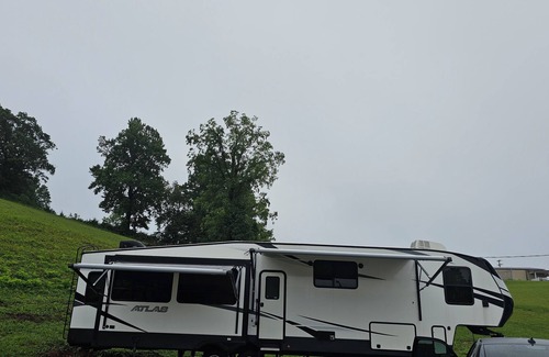 Byrdstown House | Roughing it in comfort