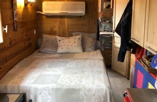 Arles Cabin | Roulotte Gite de la Mélie