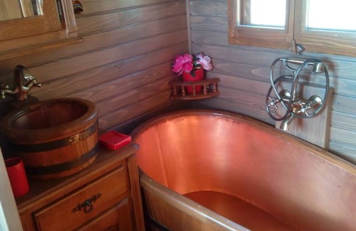 Le Cailar Bed & Breakfast | Roulotte La Nanouche