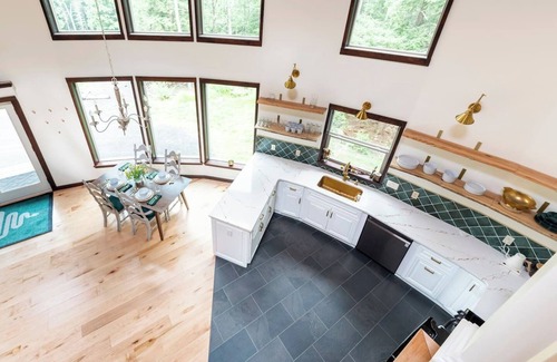 Saugerties House | Round House with Mountain Views & Hot Tub Secluded in the Forest