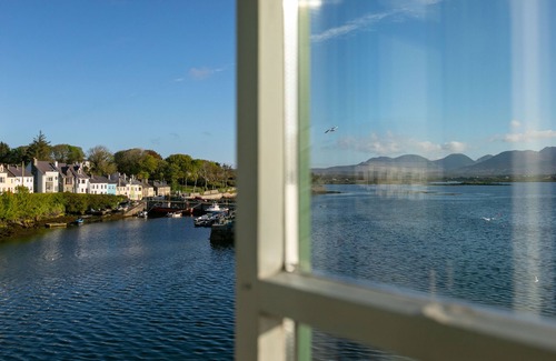 Roundstone House | Roundstone Quay House