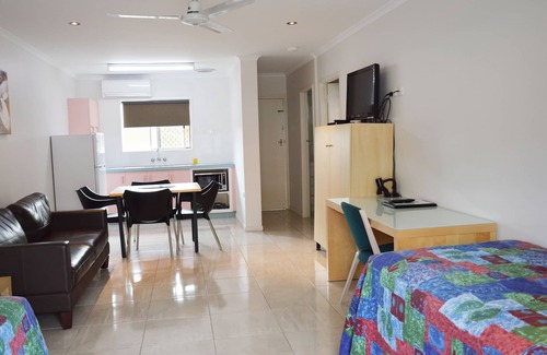 West Mackay Hotel | Rover Motel