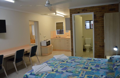 West Mackay Hotel | Rover Motel