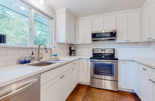 University Place House | Rowandale | Serene house in University Place - short walk away from Puget Sound