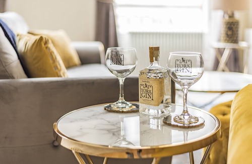 York Apartment | Rowntree One - Stunning Apartment- Grade II listed -Joseph Rowntree Birthplace
