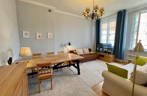 Old Town Apartment | ROYAL 2 Old Town fast WiFi Netflix HBO AppleTV+