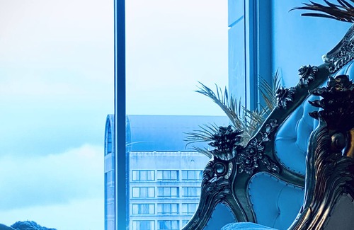 Uptown Apartment | Royal and romantic skyrise in the Galleria Houston area