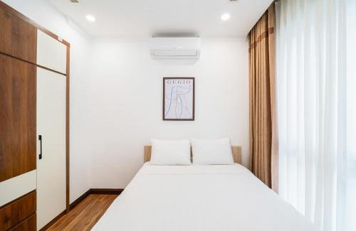 Thanh Xuan Apartment | Royal City 2BR Apartment Full Amenities, Kitchen, Balcony, Near Downtown