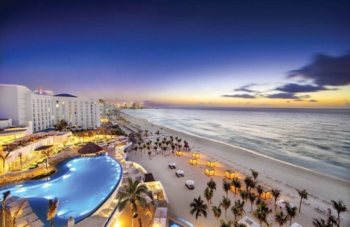 Zona Hotelera Apartment | Royal Deluxe Suites with Ocean View, Parial Ocean View or Lagoon Views.