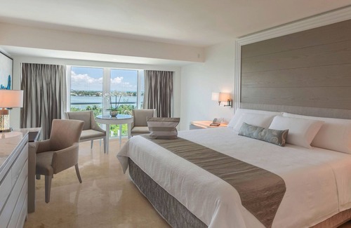 Zona Hotelera Apartment | Royal Deluxe Suites with Ocean View, Parial Ocean View or Lagoon Views.