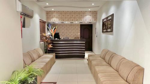 PECHS Hotel | Royal Inn Hotel
